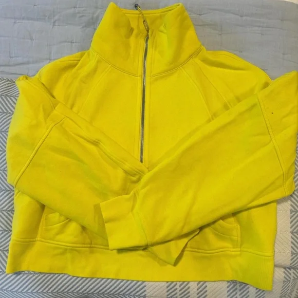 Lululemon Scuba Funnel Neck Half Zip size M/L in Sonic Yellow - Picture 4 of 4